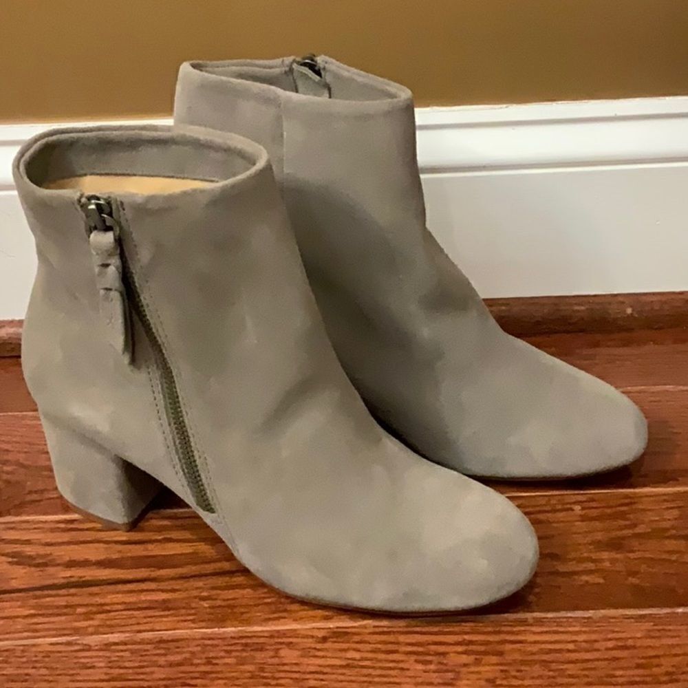 New Splendid Gray Suede Kevin Booties 9.5